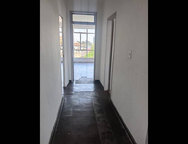 1 BEDROOM APARTMENT FOR SALE IN KEMPTON PARK CENTRAL